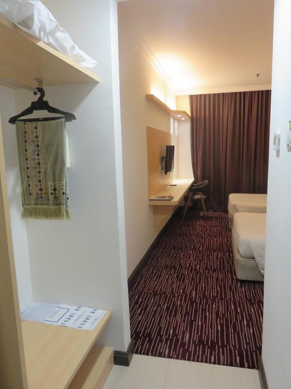 Rhr Hotel Kajang Exterior foto