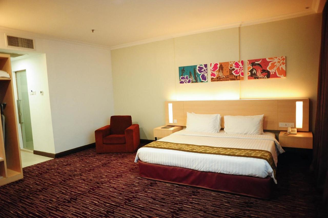 Rhr Hotel Kajang Habitación foto